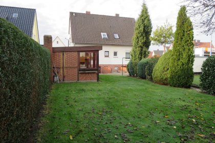 garten-mit-garage-und-laube-4_1578656734.jpg